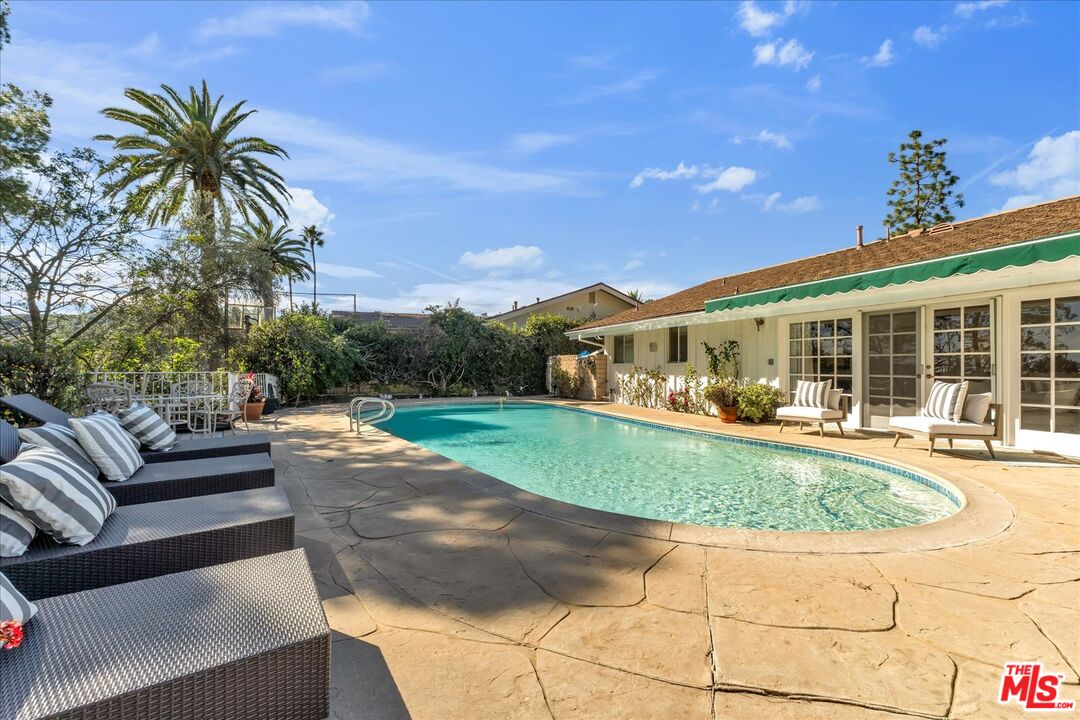 Property photo for 16560 Park Lane Cir, Los Angeles, CA