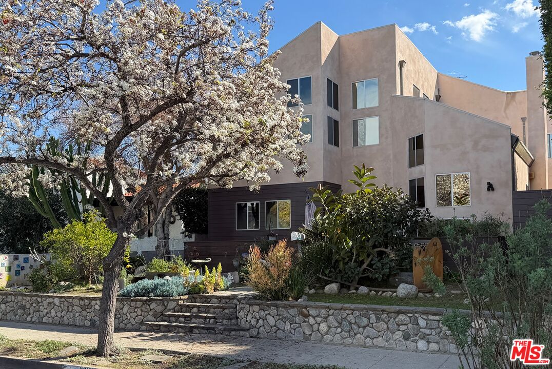 Property photo for 2016 Ashland Ave, Santa Monica, CA