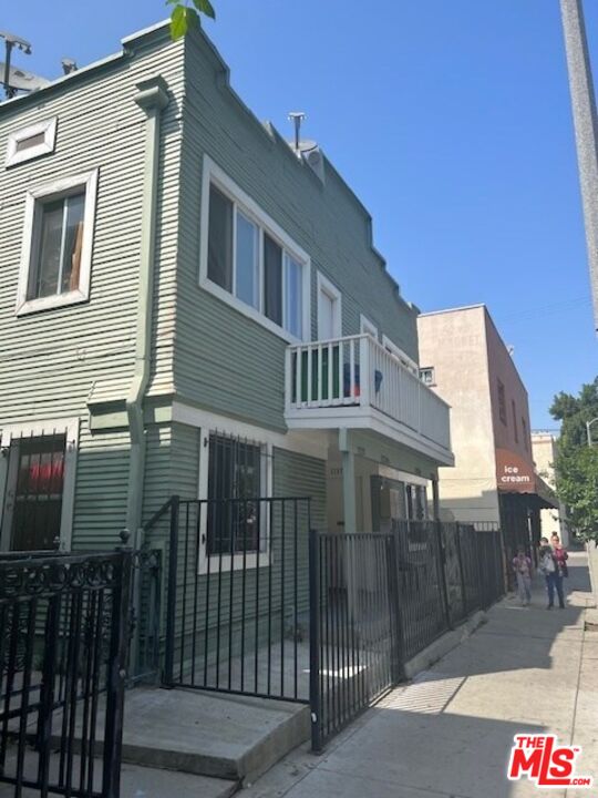 Property photo for 1137 S Union Ave, Los Angeles, CA