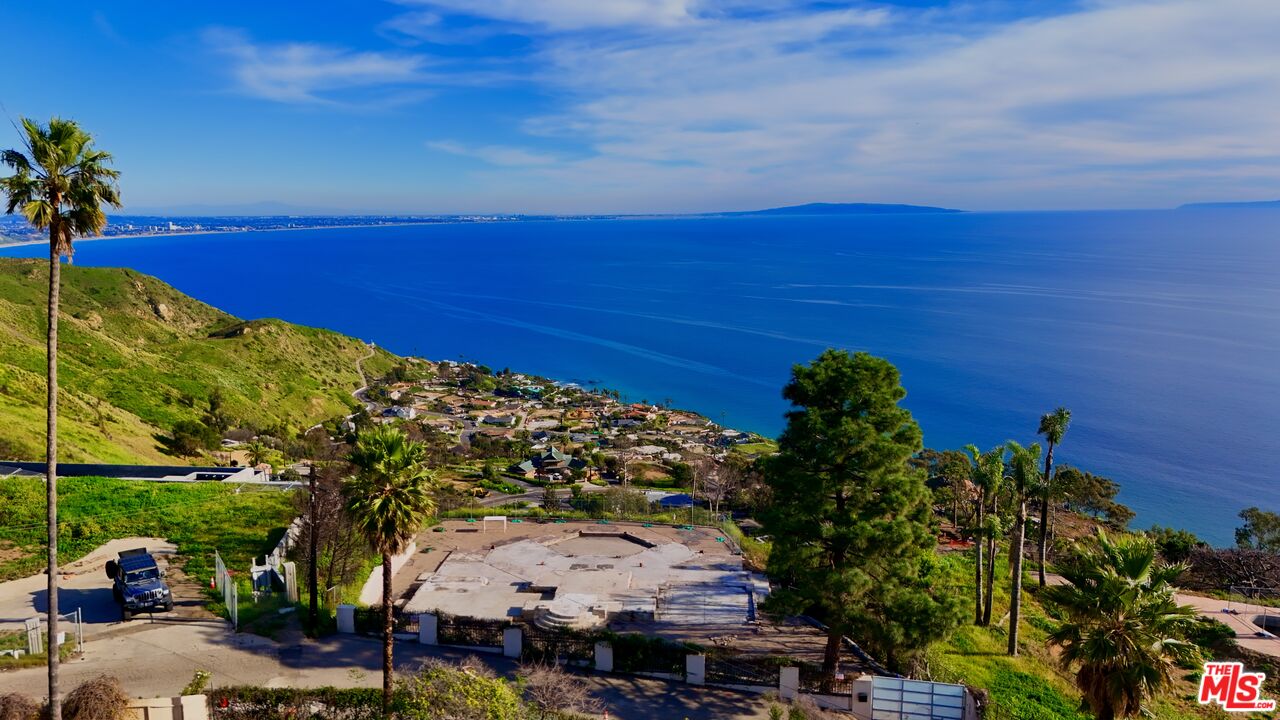 Property photo for 20765 Big Rock Dr, Malibu, CA