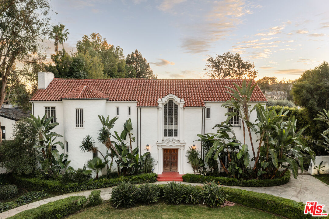 Property photo for 1003 Benedict Canyon Dr, Beverly Hills, CA