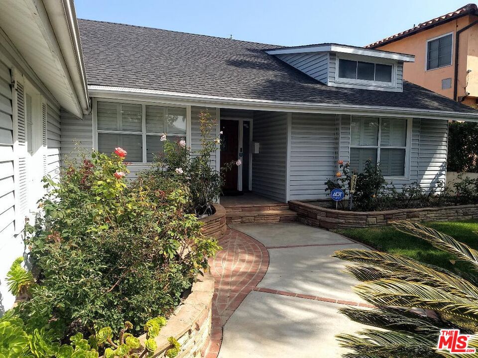 Property photo for 7720 Cowan Ave, Westchester, CA