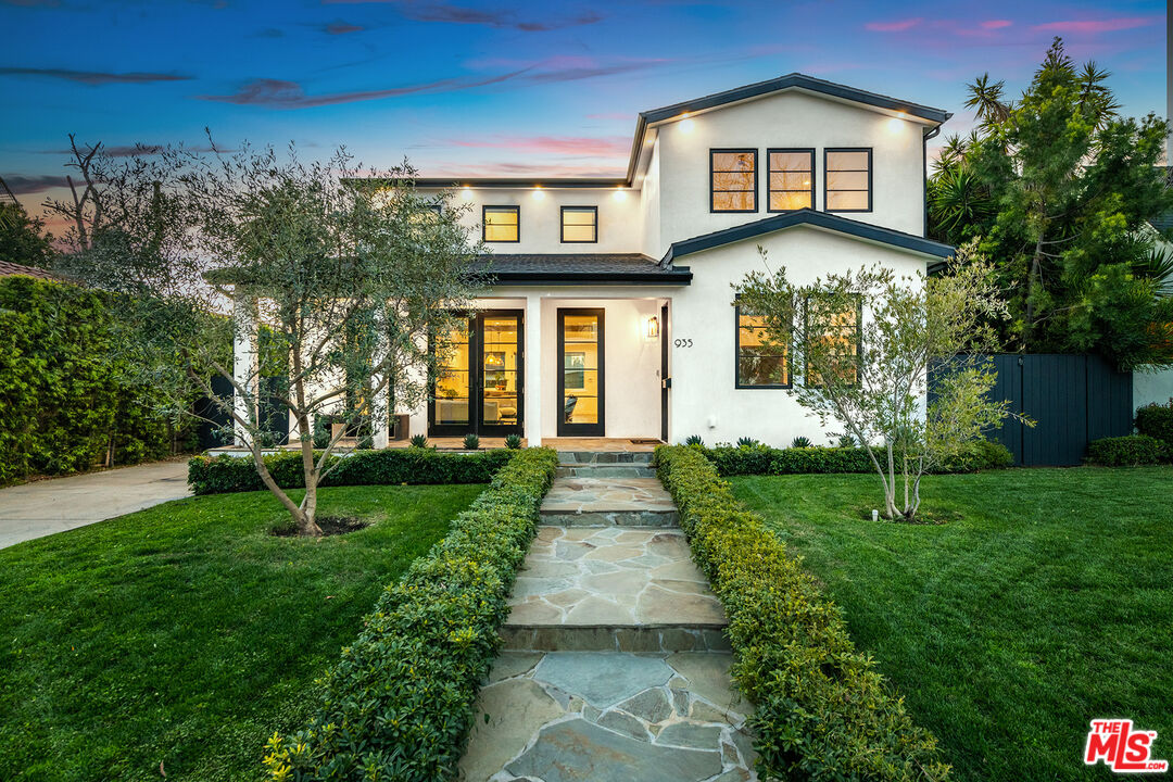 Property photo for 935 S Burnside Ave, Los Angeles, CA