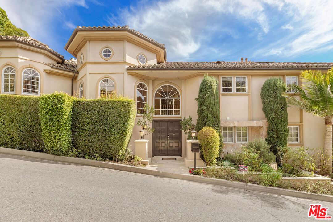 Property photo for 1922 Bel Air Rd, Los Angeles, CA