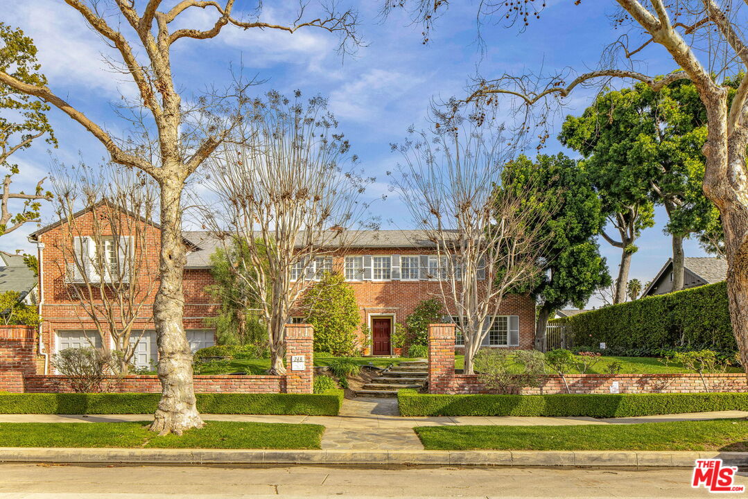 Property photo for 248 S Hudson Ave, Los Angeles, CA