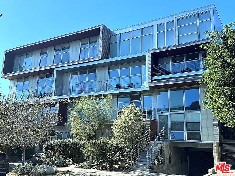 Property photo for 611 N Bronson Ave, #10, Los Angeles, CA