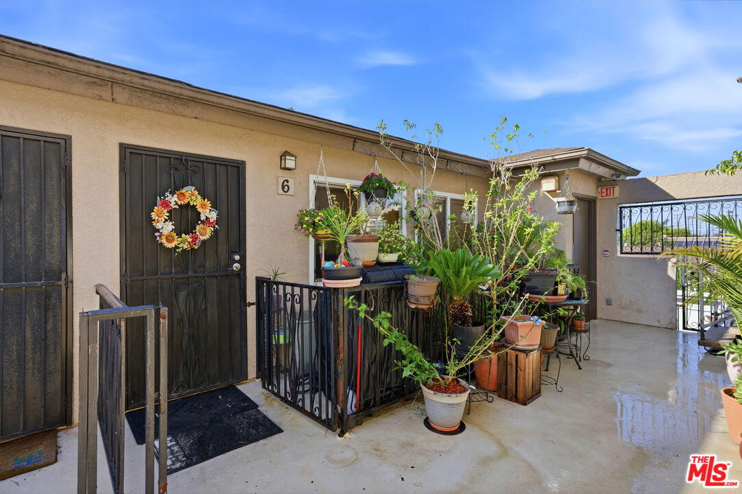 Property photo for 1100 Walnut Ave, #6, Long Beach, CA