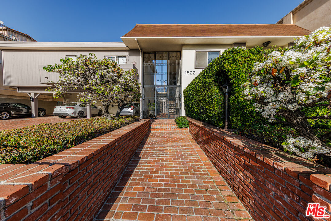 Property photo for 1522 S Centinela Ave, #210, Los Angeles, CA