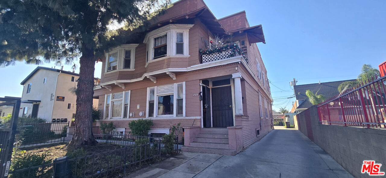 Property photo for 1315 S Westmoreland Ave, Los Angeles, CA
