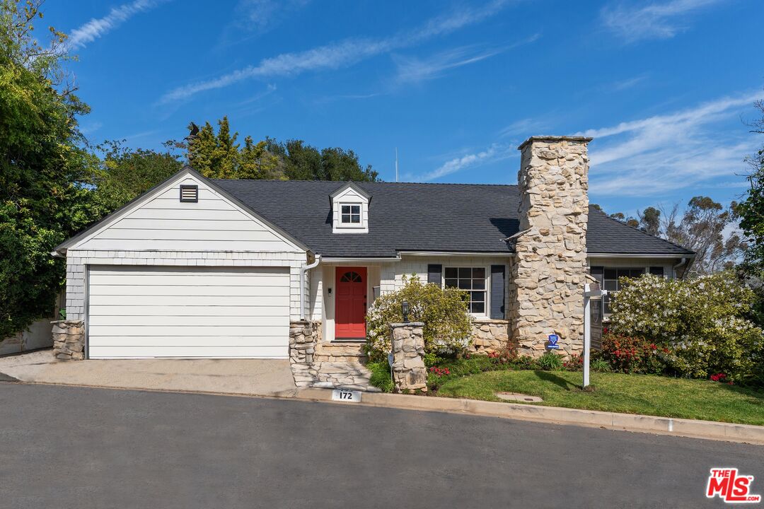 Property photo for 172 S Woodburn Dr, Los Angeles, CA