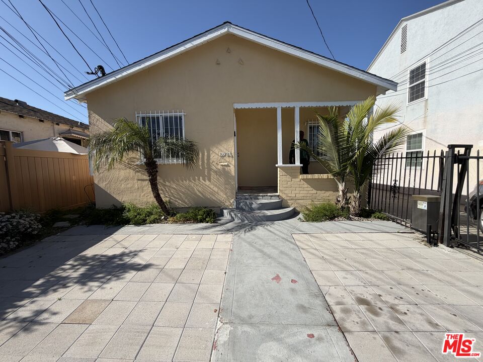 Property photo for 10923 S Inglewood Ave, Inglewood, CA