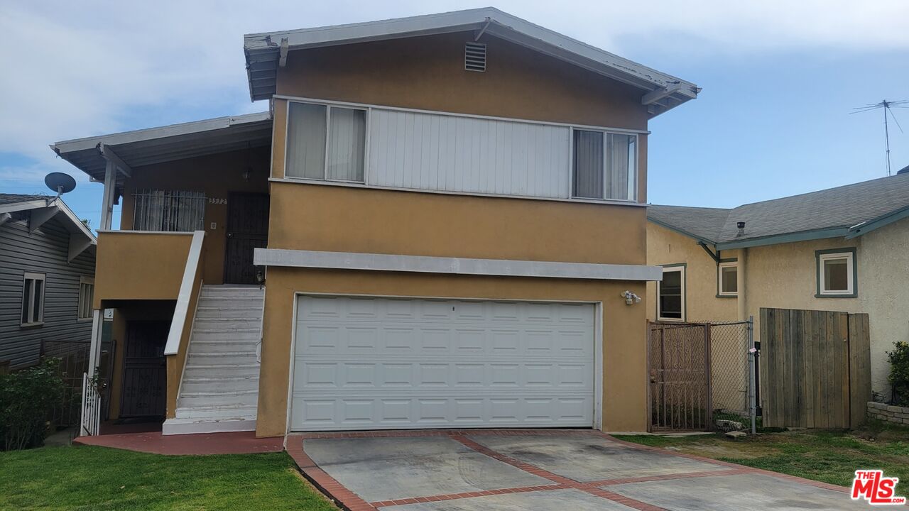 Property photo for 3530 W 27th St, Los Angeles, CA