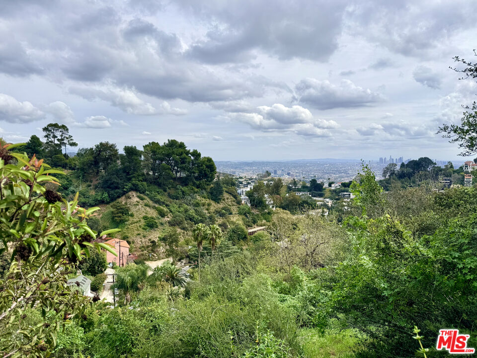 Property photo for 8468 Elusive Dr, Los Angeles, CA