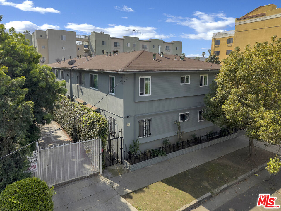 Property photo for 5440 Harold Way, Los Angeles, CA