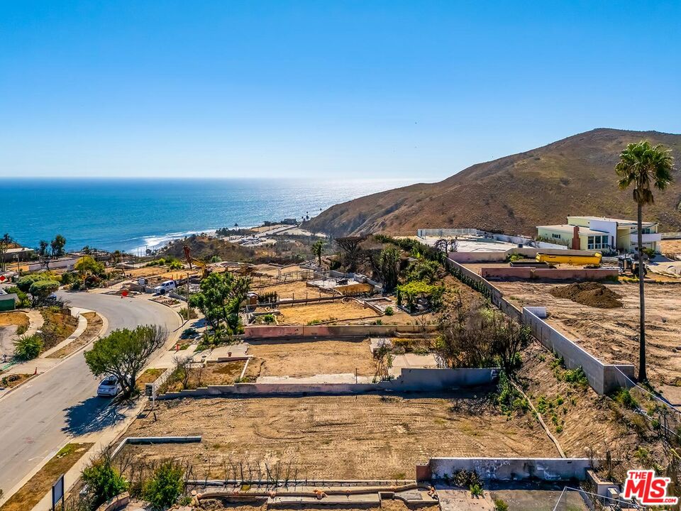 Property photo for 3735 Malibu Vista Dr, Malibu, CA