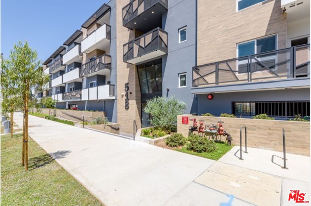 Property photo for 518 N Gramercy Pl, #ph5, Los Angeles, CA