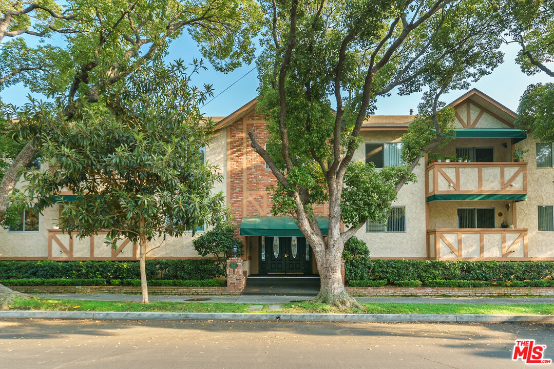 Property photo for 12030 Rochester Ave, #210, Los Angeles, CA