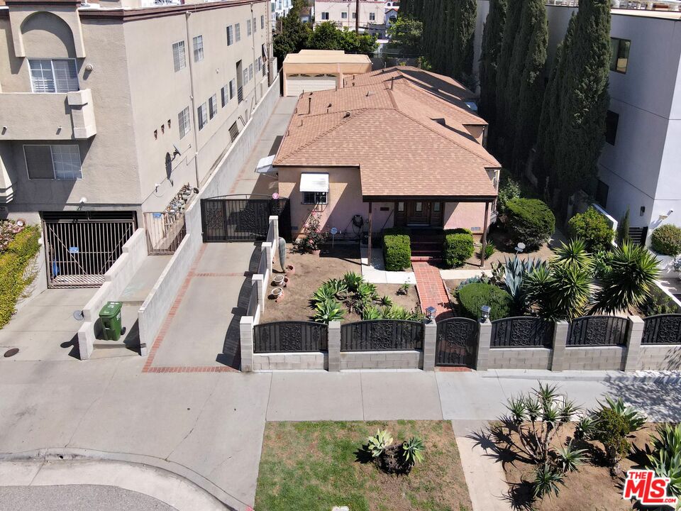 Property photo for 840 844 N Poinsettia Pl, Los Angeles, CA