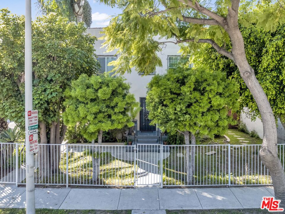Property photo for 1113 Poinsettia Dr, Los Angeles, CA