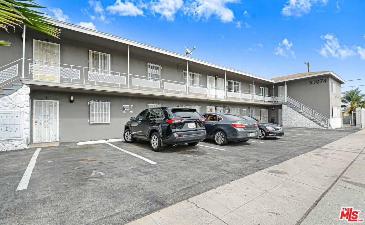 Property photo for 10974 S Figueroa St, Los Angeles, CA