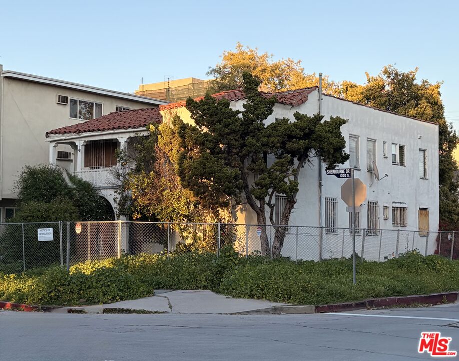 Property photo for 1068 S Sherbourne Dr, Los Angeles, CA
