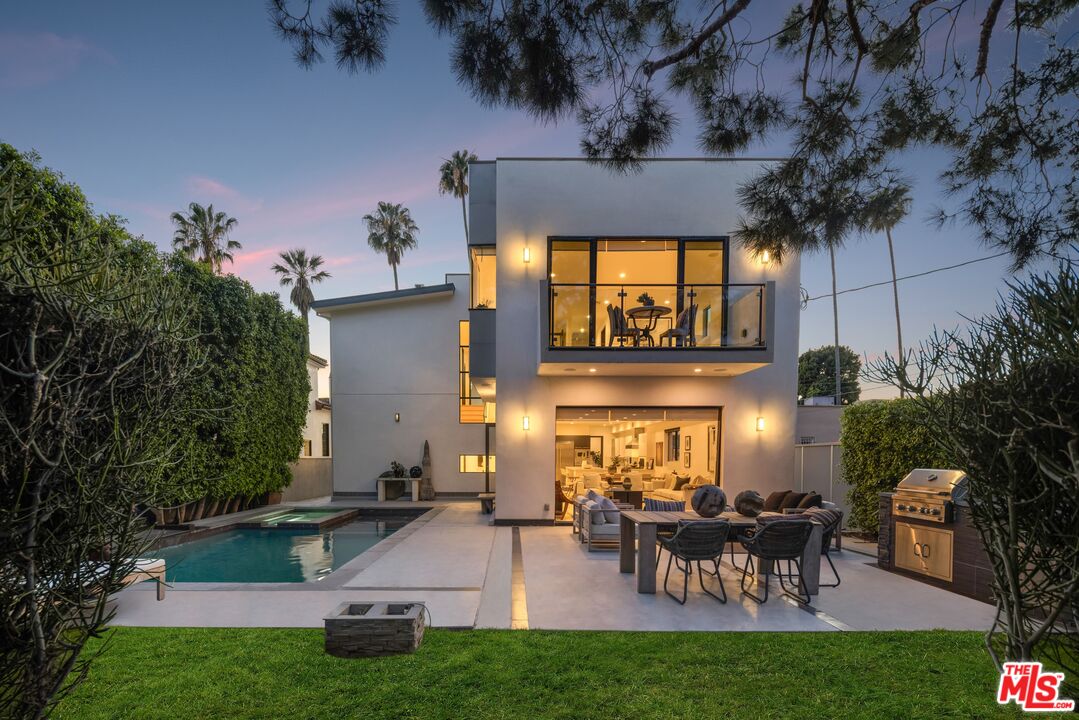 Property photo for 616 N Fuller Ave, Los Angeles, CA