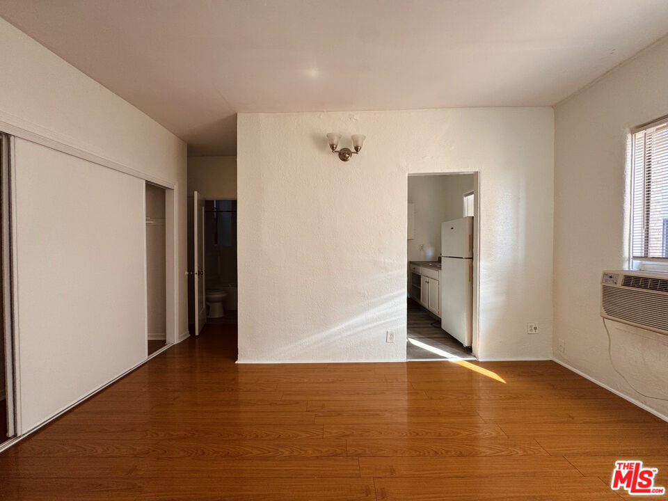 Property photo for 920 S S Hobart Blvd, #403, Los Angeles, CA