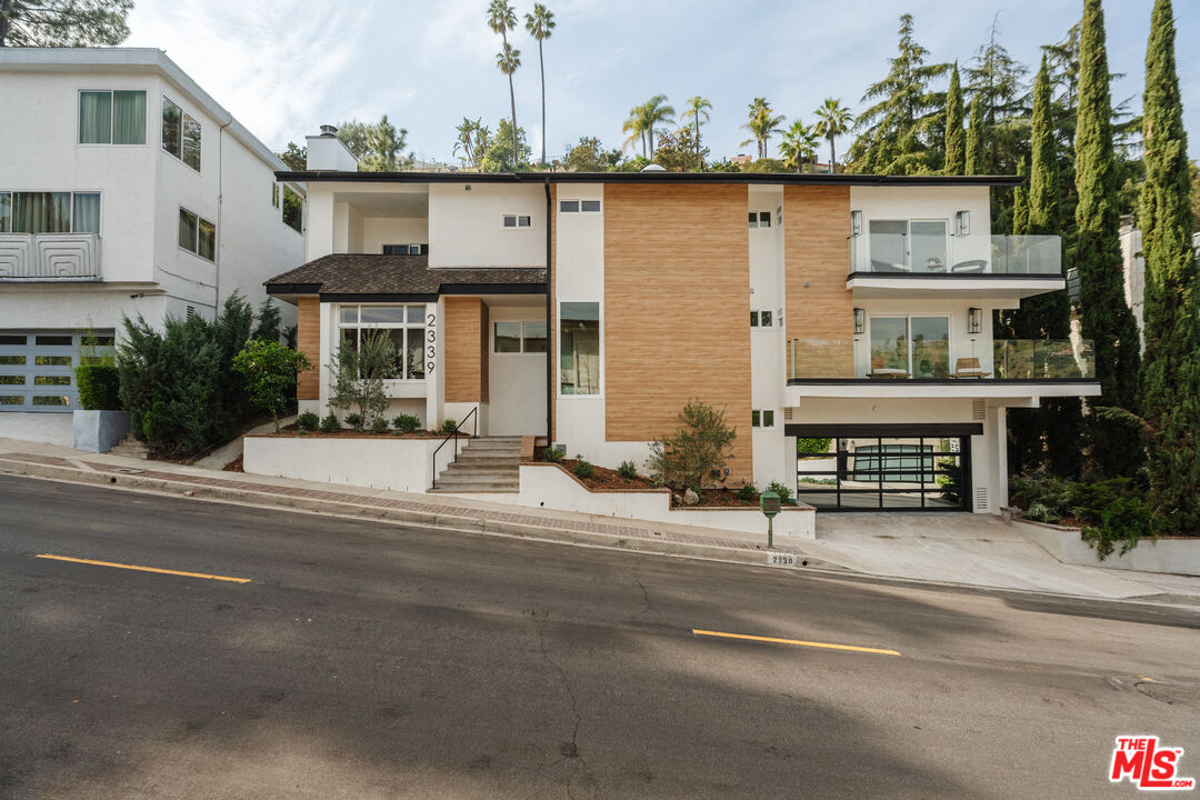 Property photo for 2339 Jupiter Dr, Los Angeles, CA