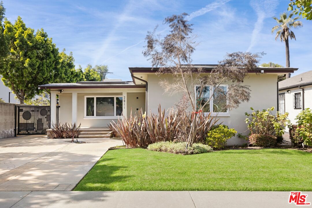 Property photo for 2011 Stearns Dr, Los Angeles, CA