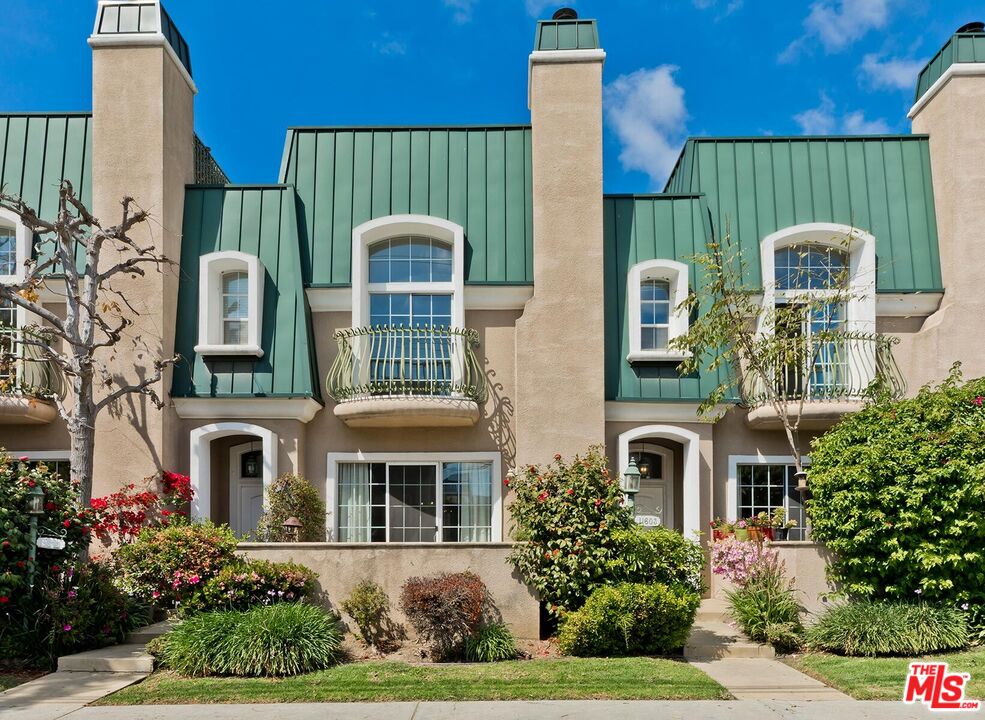 Property photo for 11603 Mississippi Ave, Los Angeles, CA