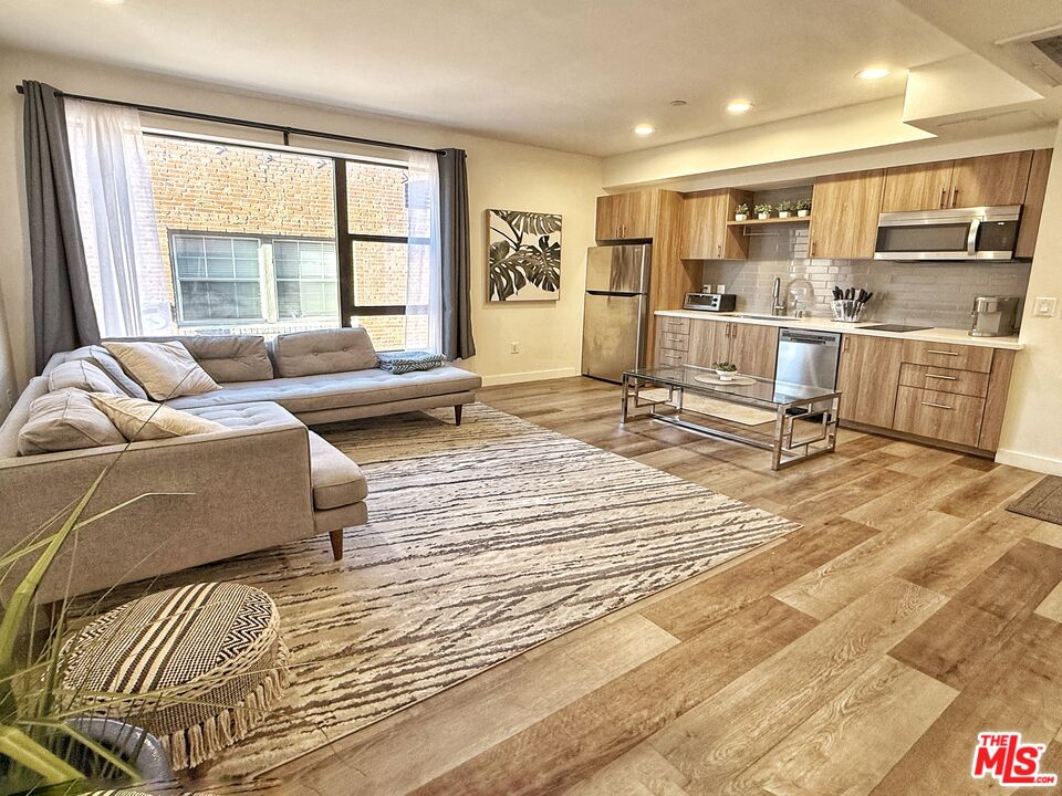 Property photo for 723 S St Andrews Pl, #609, Los Angeles, CA