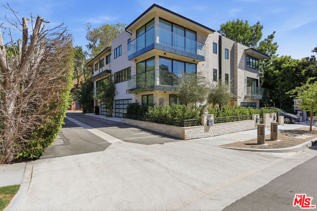 Property photo for 11769 Bellagio Rd, Los Angeles, CA