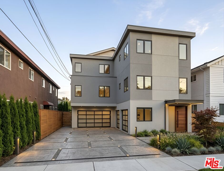 Property photo for 715 E 41st Pl, Los Angeles, CA