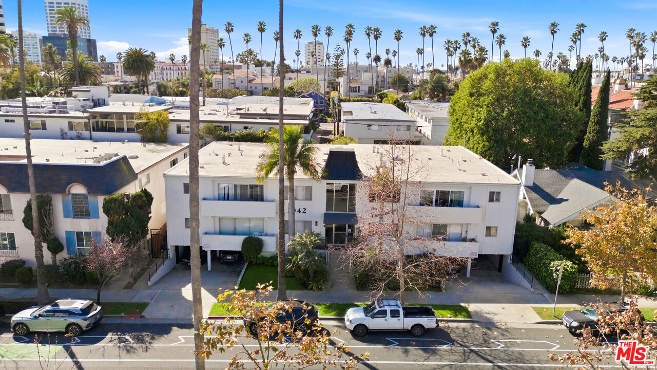 Property photo for 1042 6th St, Santa Monica, CA