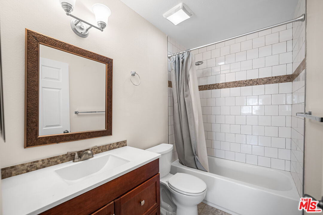 Property photo for 432 N Harvard Blvd, Los Angeles, CA