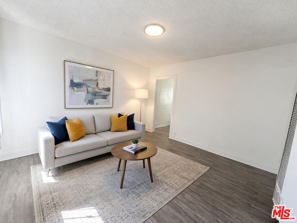 Property photo for 2621 Magnolia Ave, #2621 1/4, Los Angeles, CA
