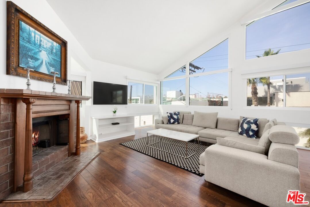 Property photo for 18 Union Jack St, #301, Marina Del Rey, CA