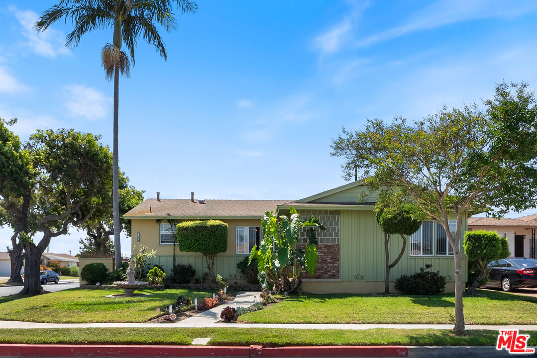 Property photo for 2904 W 137th St, Gardena, CA