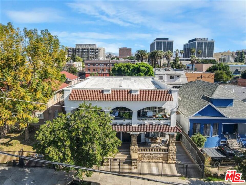 Property photo for 1651 W 11th Pl, Los Angeles, CA