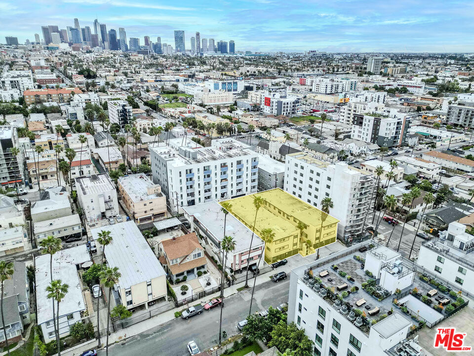 Property photo for 932 Fedora St, Los Angeles, CA