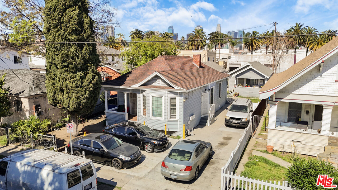 Property photo for 515 E 21st St, Los Angeles, CA