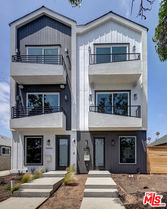 Property photo for 1445 S Redondo Blvd, Los Angeles, CA
