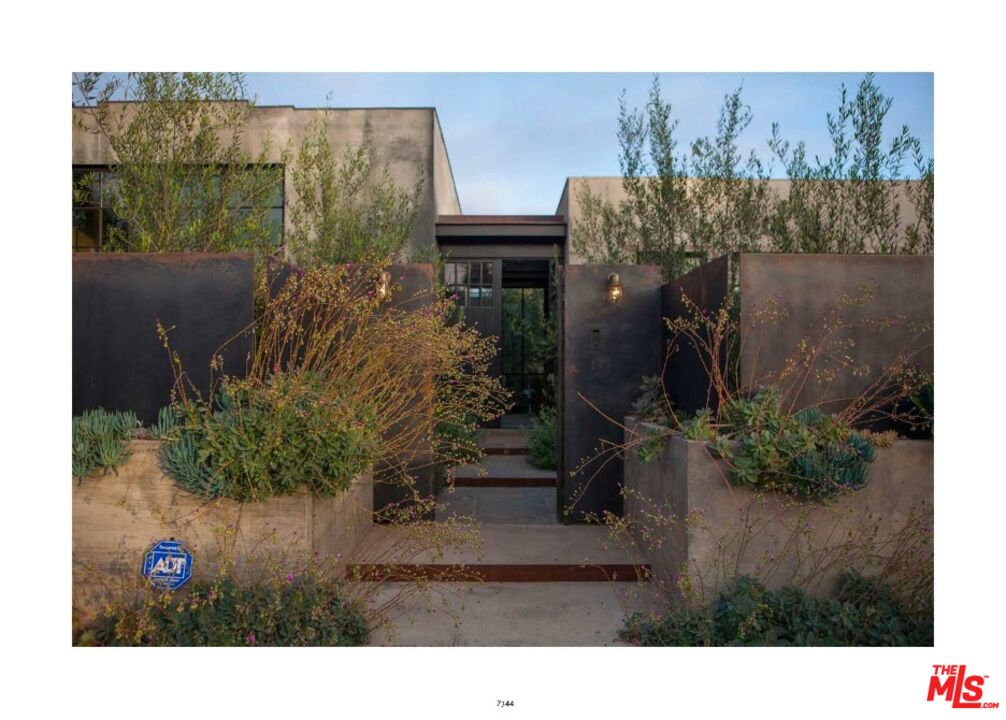 Property photo for 1214 Palms Blvd, Venice, CA