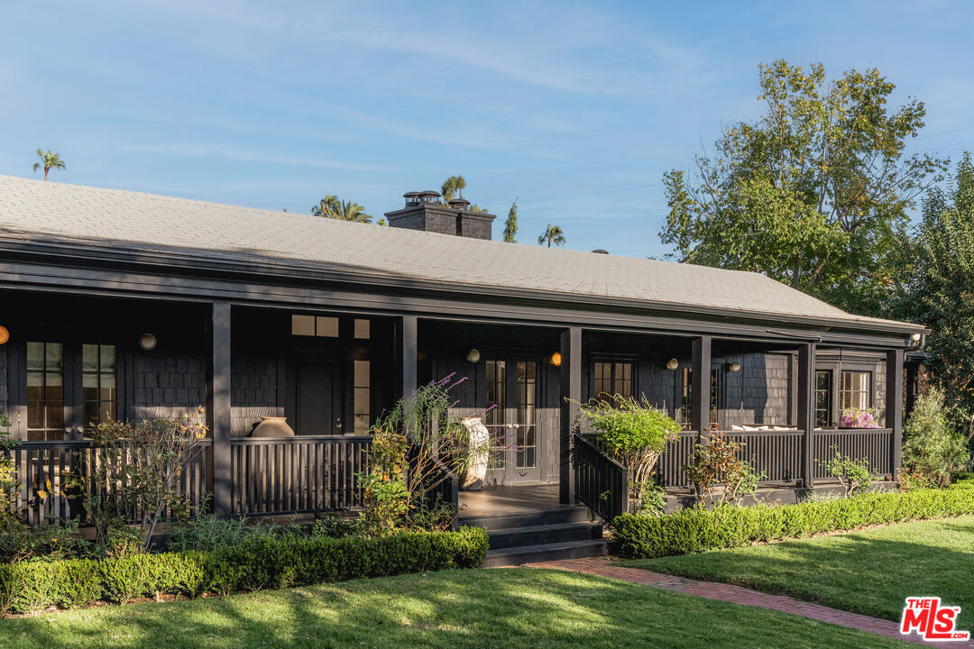 Property photo for 250 S Chadbourne Ave, Los Angeles, CA