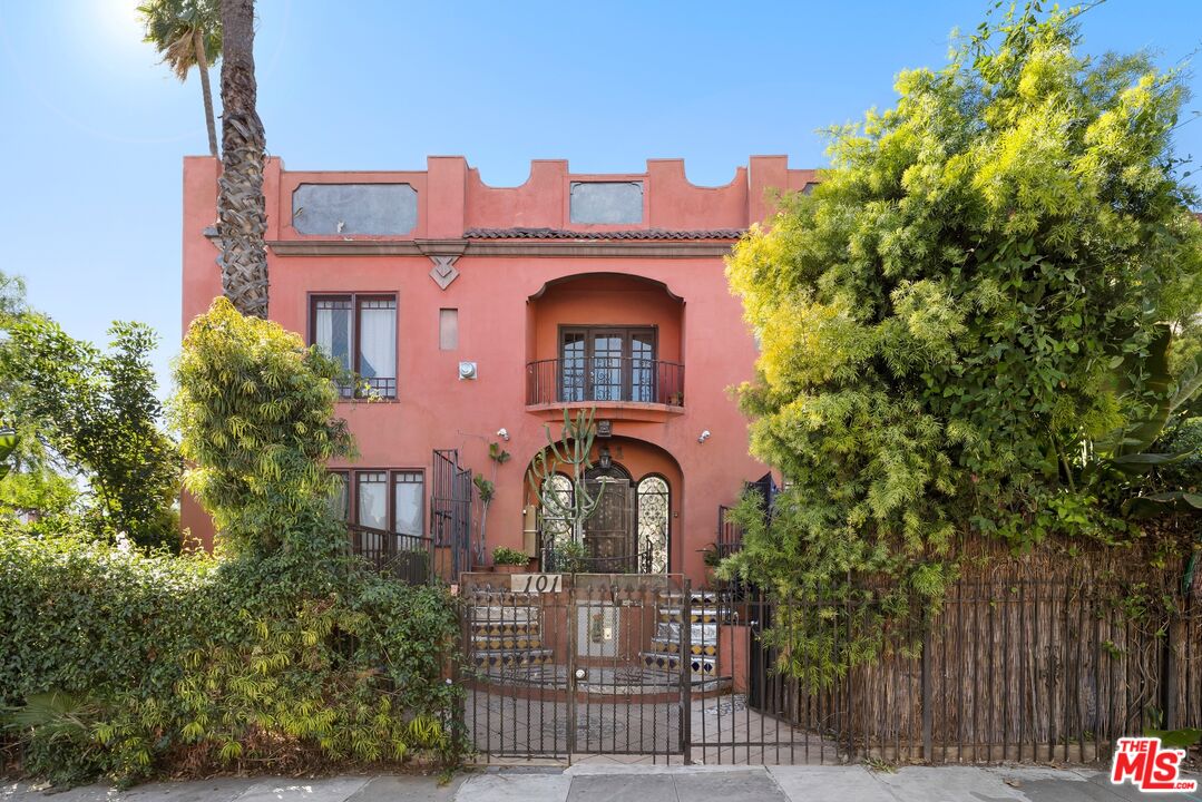 Property photo for 101 N Kenmore Ave, Los Angeles, CA