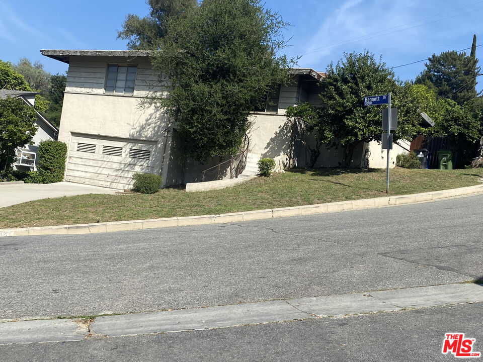 Property photo for 3348 Bennett Dr, Los Angeles, CA