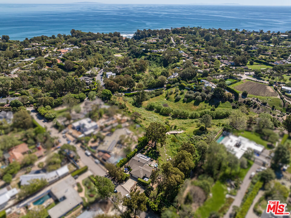 Property photo for 28850 Boniface Dr, Malibu, CA