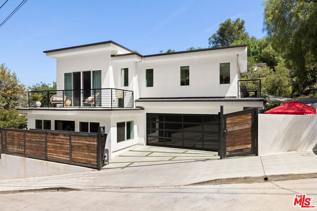 Property photo for 2350 Landa St, Los Angeles, CA