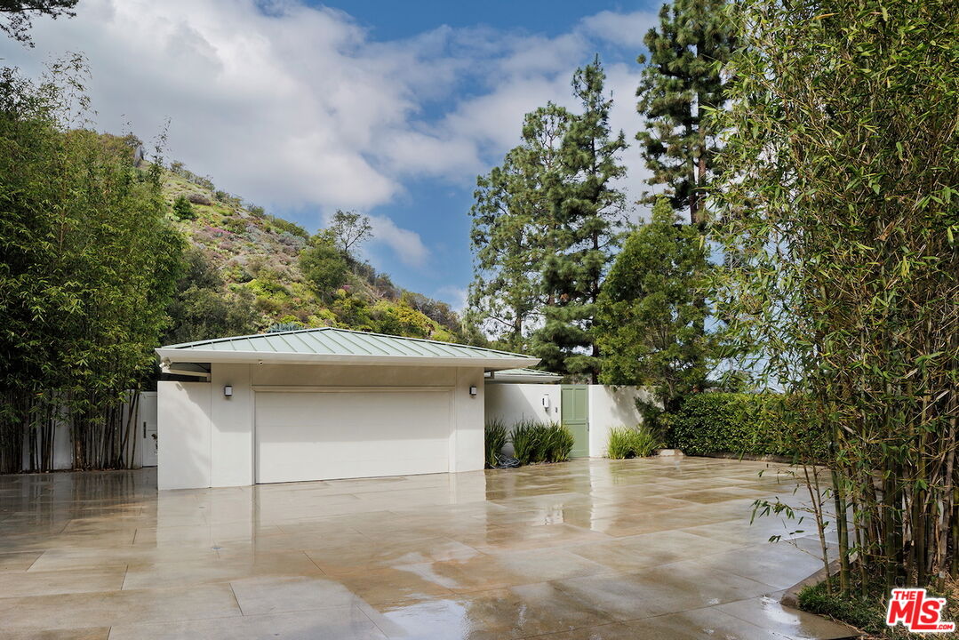 Property photo for 1726 Stone Canyon Rd, Los Angeles, CA