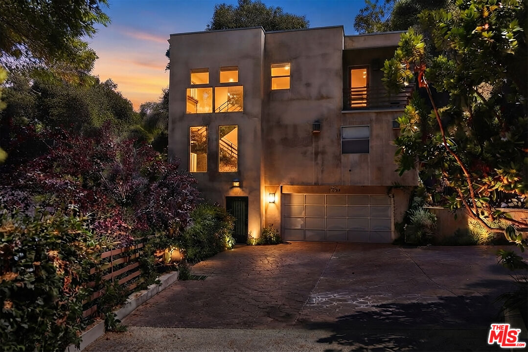 Property photo for 7024 Treasure Trl, Los Angeles, CA